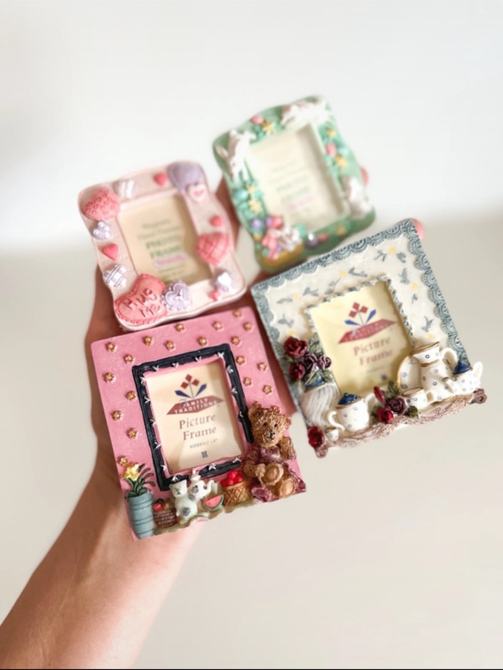Bundle of adorable vintage cottage core mini frames